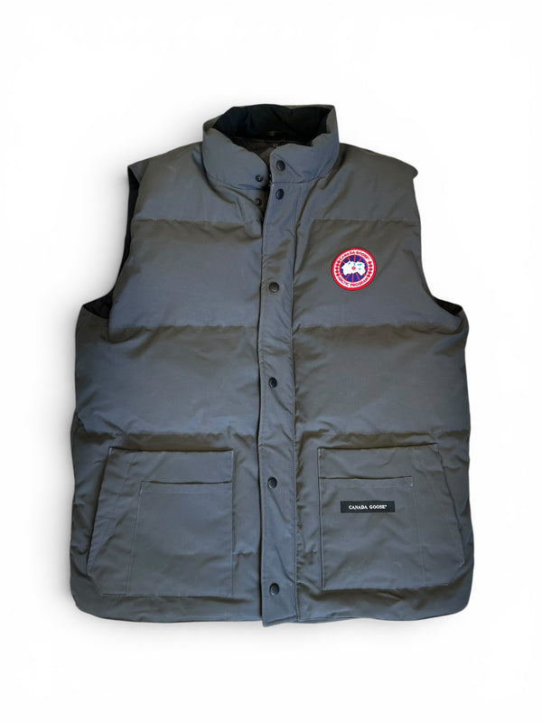 CANADA GOOSE GILET - XL ( FIT LARGE )