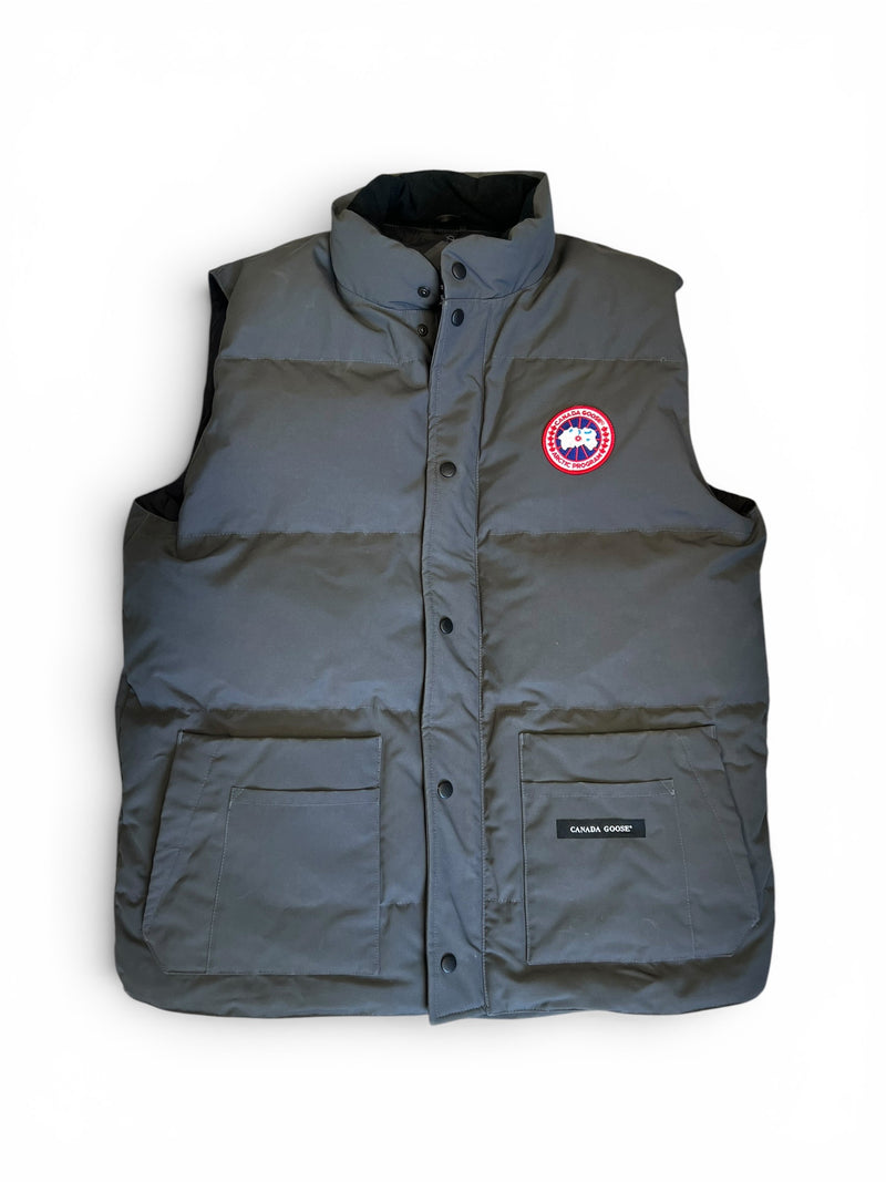 CANADA GOOSE GILET - XL ( FIT LARGE )